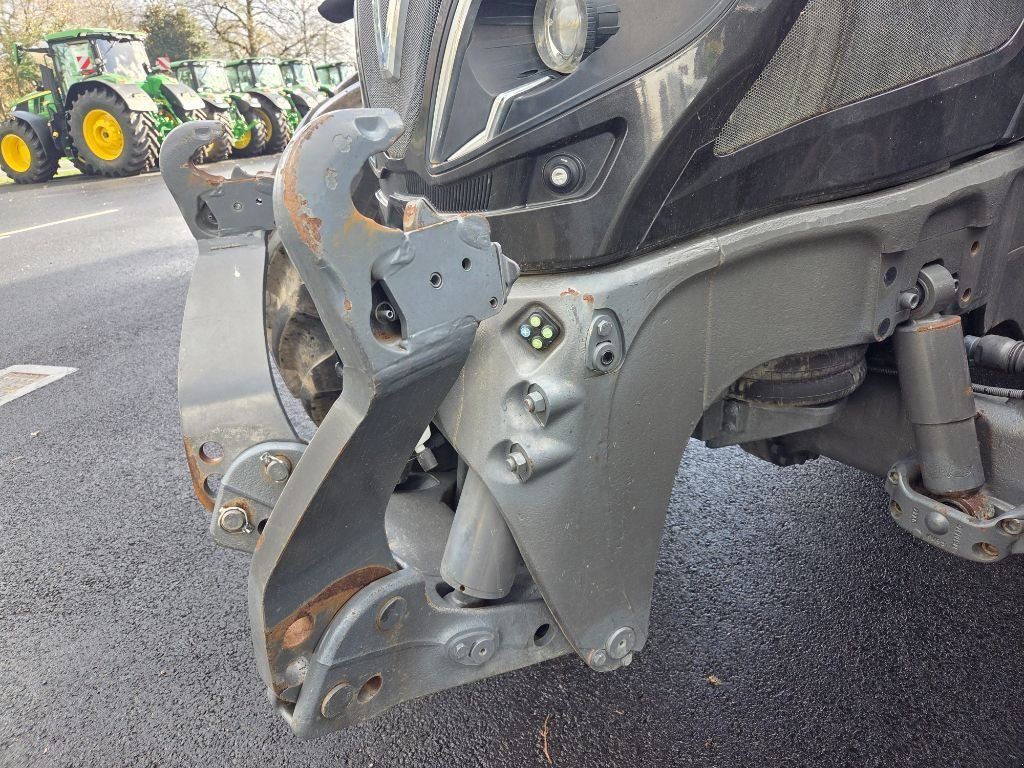 Traktor van het type Valtra T214 Active, Gebrauchtmaschine in BRECEY (Foto 4)
