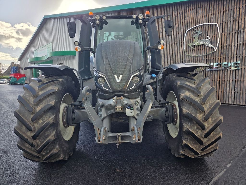 Traktor van het type Valtra T214 Active, Gebrauchtmaschine in BRECEY (Foto 3)