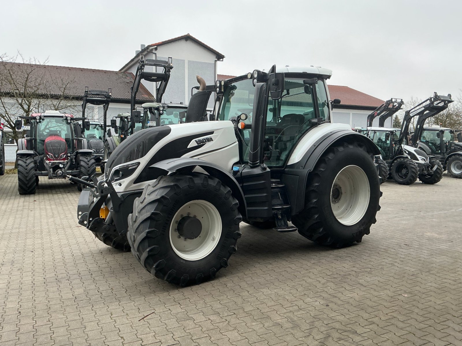 Traktor del tipo Valtra T214 D, Gebrauchtmaschine en Deggendorf (Imagen 2)