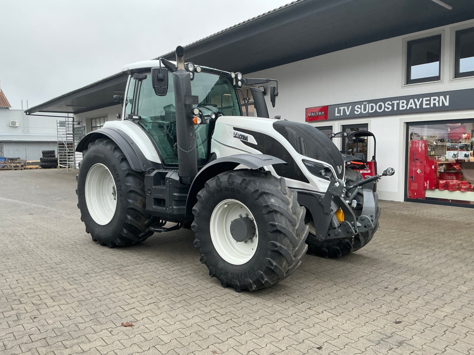 Traktor del tipo Valtra T214 D, Gebrauchtmaschine en Deggendorf (Imagen 5)
