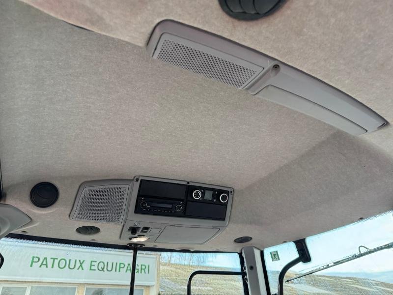 Traktor of the type Valtra T214 DIRECT, Gebrauchtmaschine in Richebourg (Picture 9)