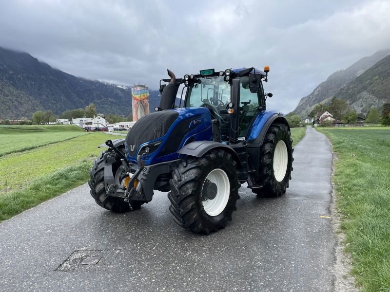 Traktor от тип Valtra T214 Traktor, Gebrauchtmaschine в Chur (Снимка 8)