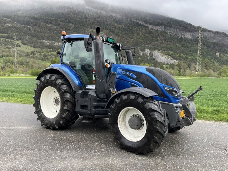 Traktor от тип Valtra T214 Traktor, Gebrauchtmaschine в Chur (Снимка 7)