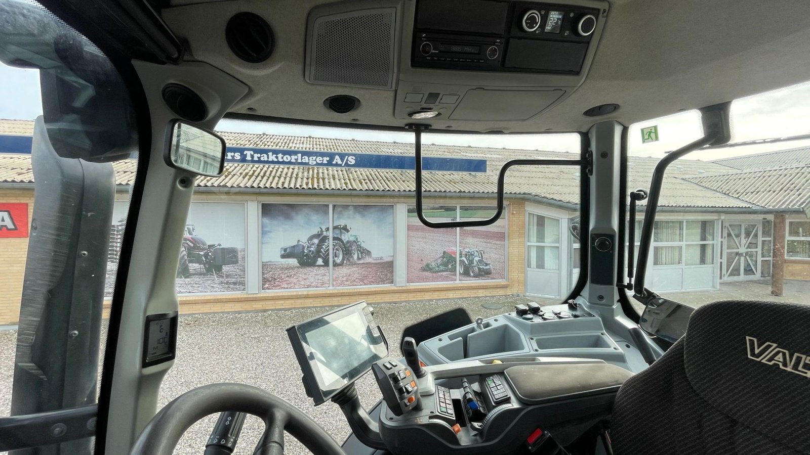 Traktor typu Valtra T214 Versu SmartTouch, Gebrauchtmaschine w Nimtofte (Zdjęcie 15)