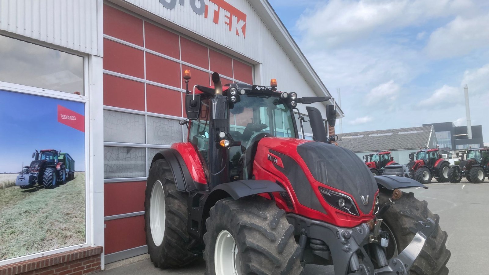 Traktor typu Valtra T214 Versu, Gebrauchtmaschine v Hobro (Obrázek 1)