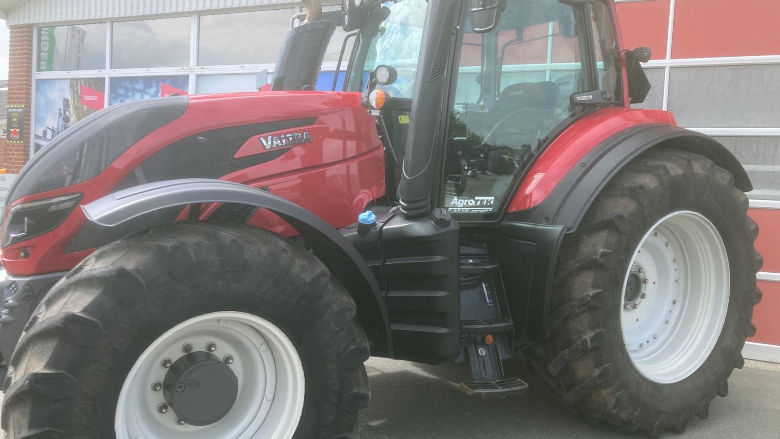 Traktor typu Valtra T214 Versu, Gebrauchtmaschine v Hobro (Obrázek 4)