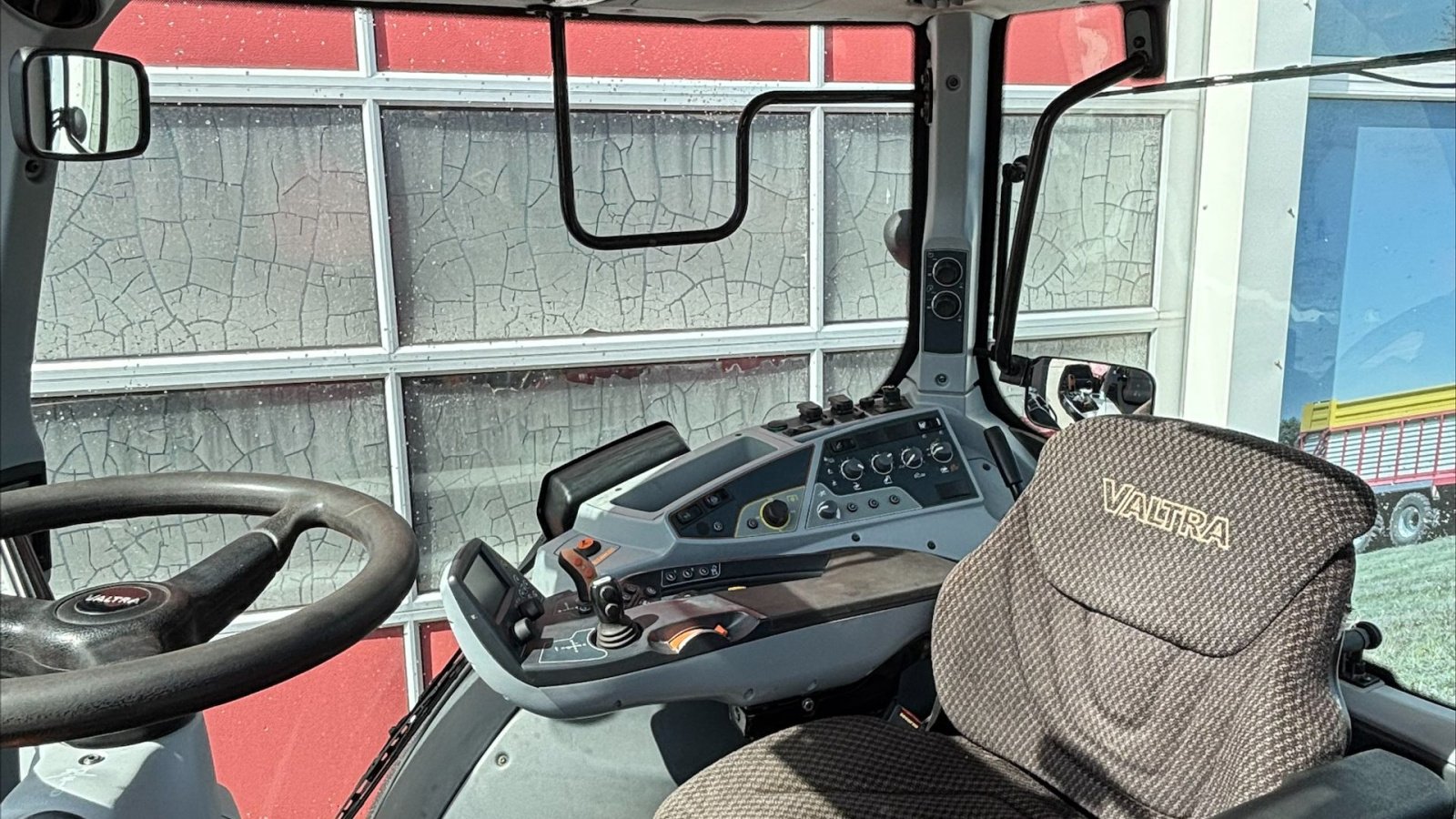 Traktor des Typs Valtra T214 Versu, Gebrauchtmaschine in Hobro (Bild 5)