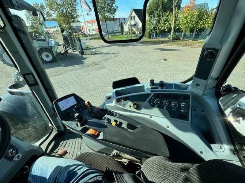Traktor des Typs Valtra T214 Versu, Gebrauchtmaschine in Marknesse (Bild 9)