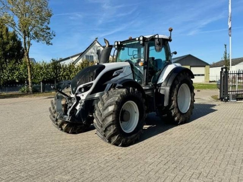 Traktor des Typs Valtra T214 Versu, Gebrauchtmaschine in Marknesse (Bild 11)