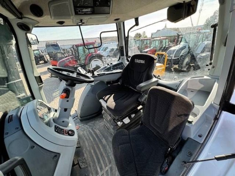 Traktor des Typs Valtra T214 Versu, Gebrauchtmaschine in Marknesse (Bild 8)