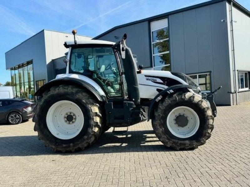 Traktor des Typs Valtra T214 Versu, Gebrauchtmaschine in Marknesse (Bild 4)
