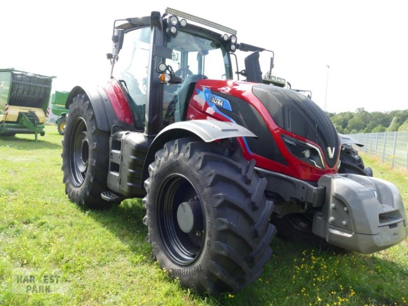 Traktor des Typs Valtra T214, Gebrauchtmaschine in Emsbüren (Bild 1)