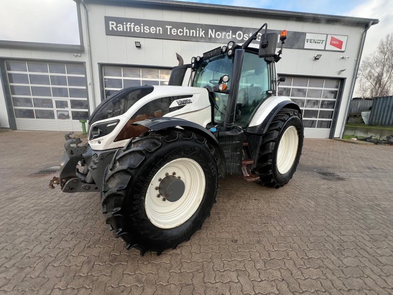 Traktor typu Valtra T214, Gebrauchtmaschine v Teschenhagen/Sehlen (Obrázek 1)