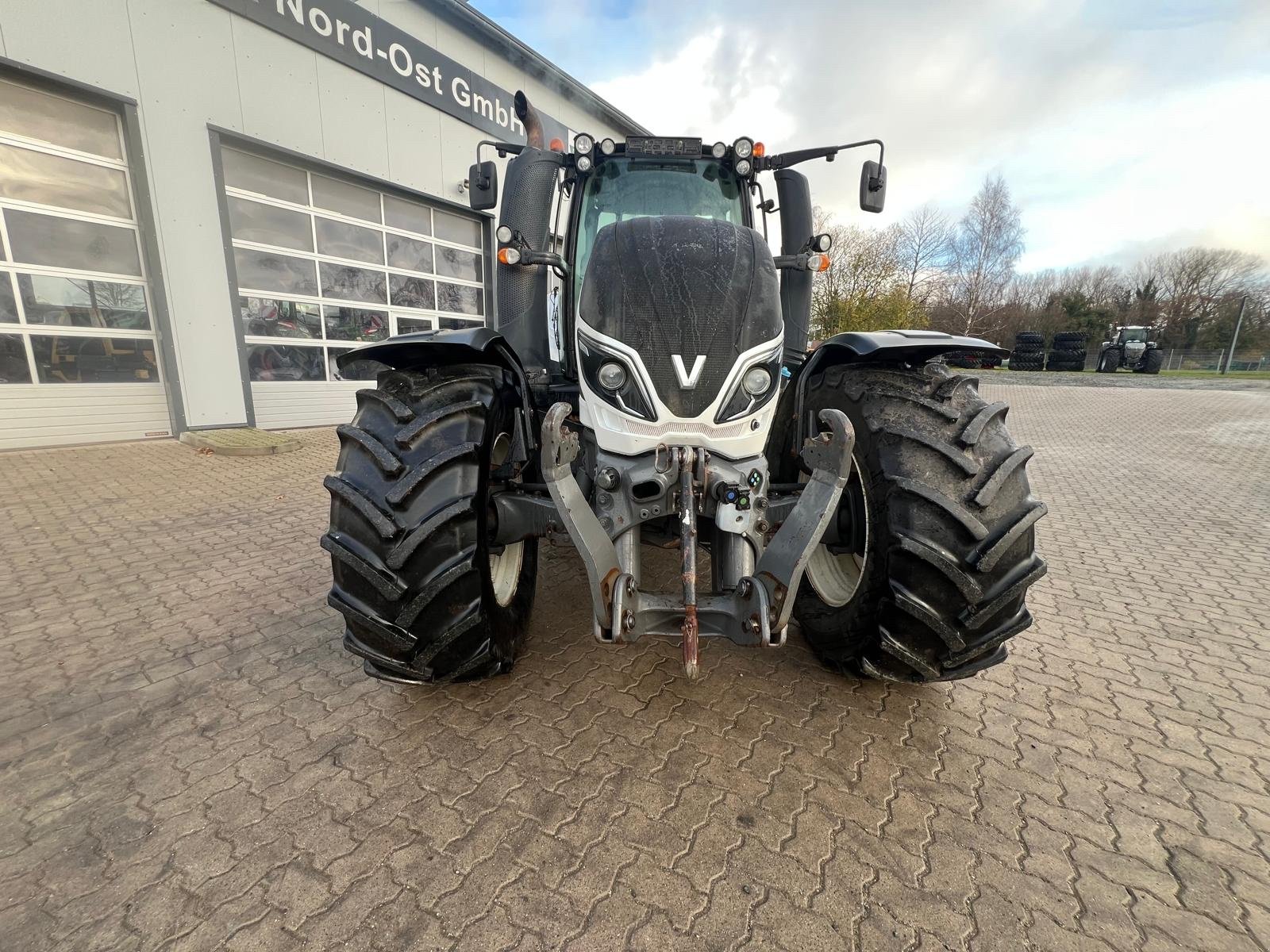 Traktor des Typs Valtra T214, Gebrauchtmaschine in Teschenhagen/Sehlen (Bild 2)