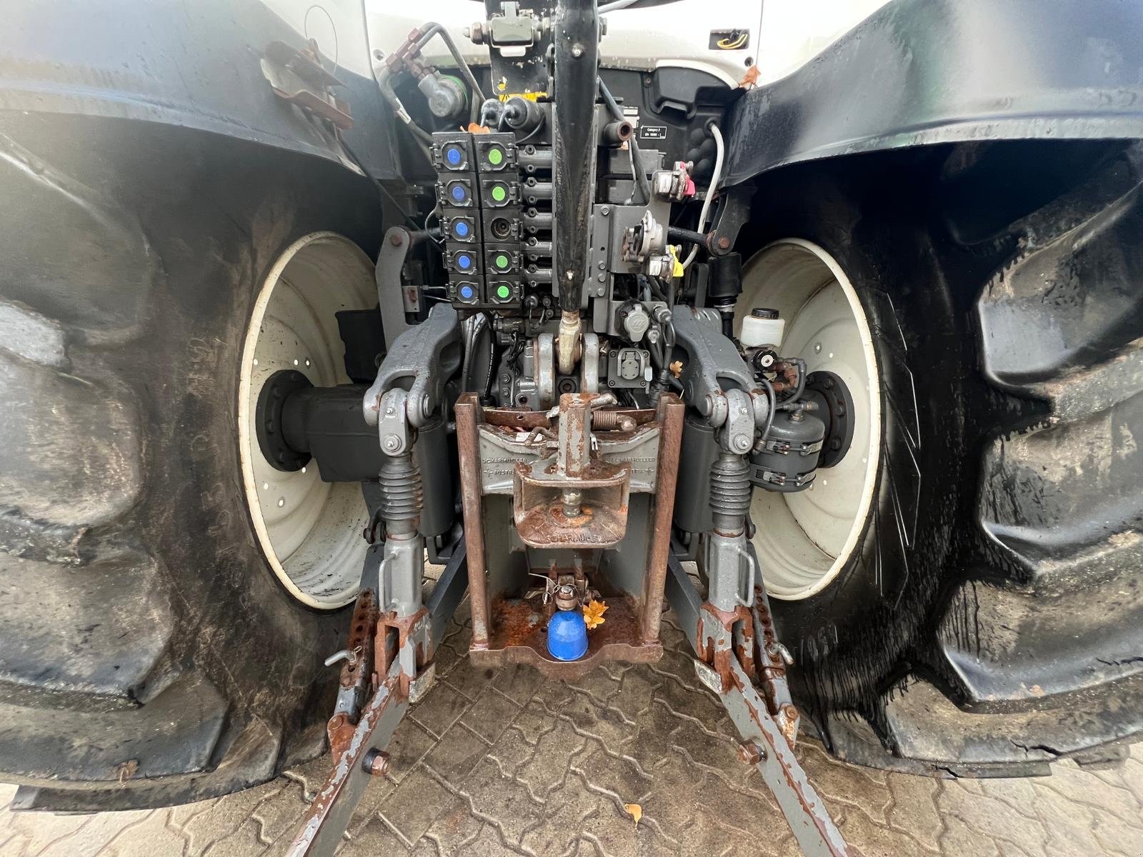 Traktor des Typs Valtra T214, Gebrauchtmaschine in Teschenhagen/Sehlen (Bild 4)