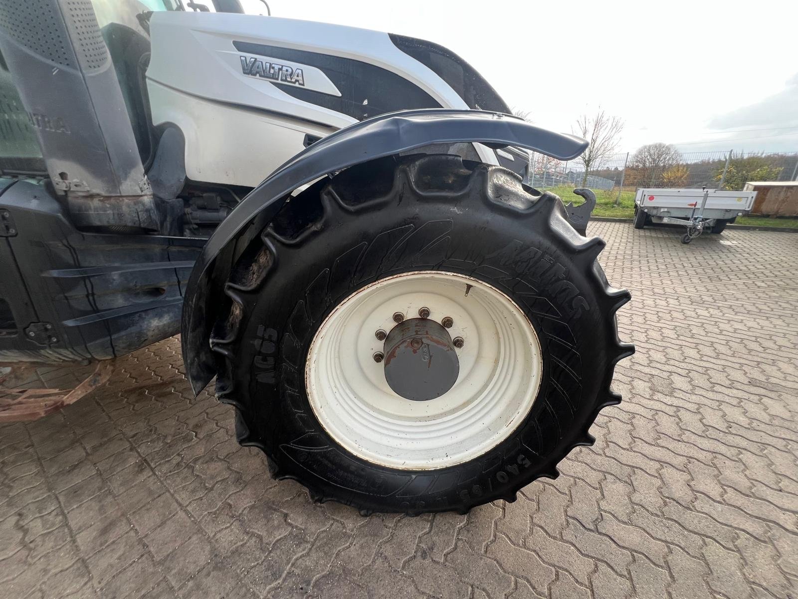 Traktor des Typs Valtra T214, Gebrauchtmaschine in Teschenhagen/Sehlen (Bild 8)