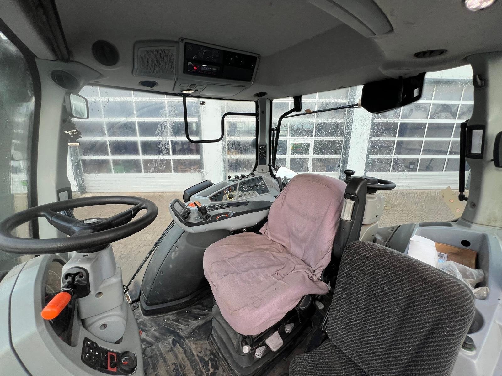 Traktor des Typs Valtra T214, Gebrauchtmaschine in Teschenhagen/Sehlen (Bild 10)