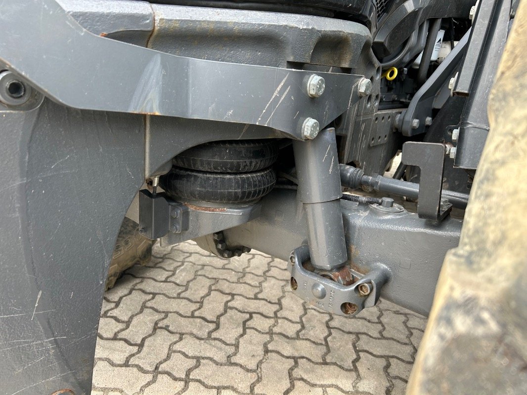 Traktor типа Valtra T214, Gebrauchtmaschine в Sittensen (Фотография 25)