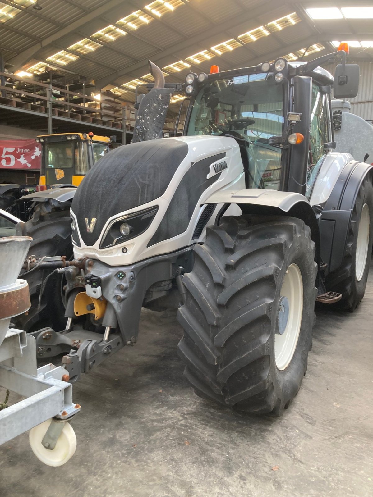 Traktor za tip Valtra T214, Gebrauchtmaschine u Wangerland (Slika 2)