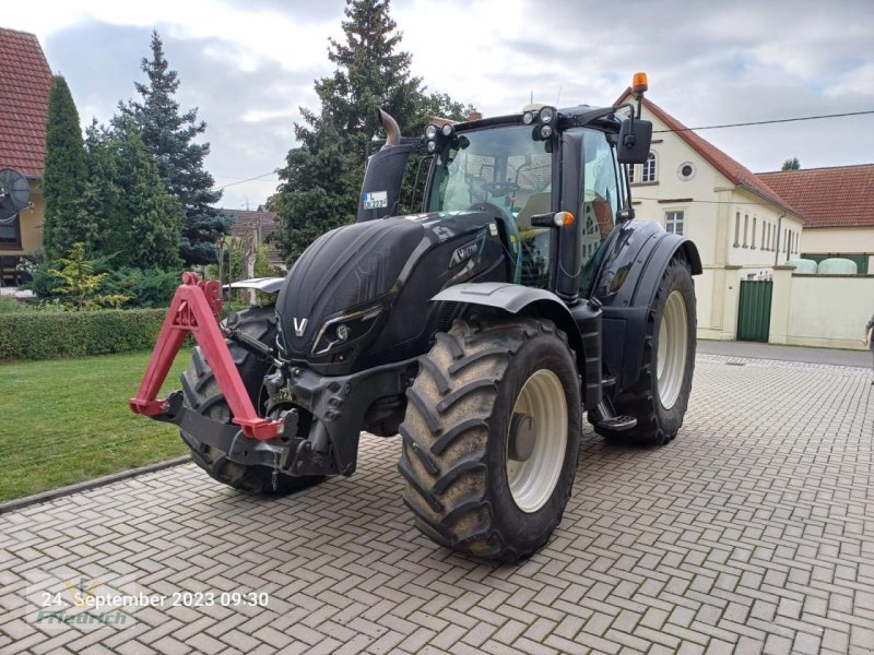 Traktor of the type Valtra T214D, Gebrauchtmaschine in Bad Lausick (Picture 1)