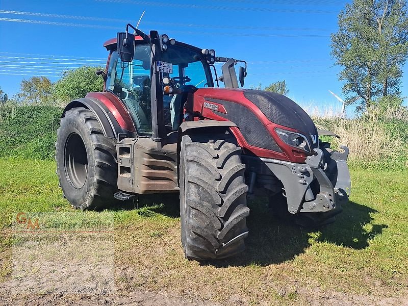 Traktor des Typs Valtra T214V, Gebrauchtmaschine in St. Michaelisdonn (Bild 1)
