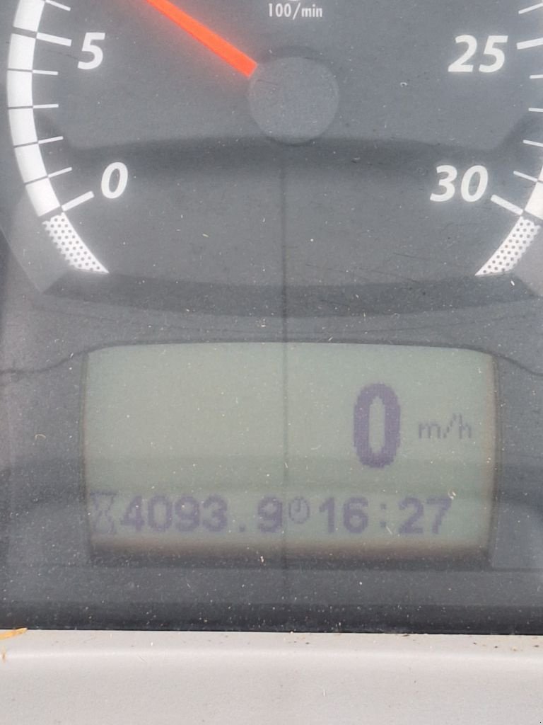 Traktor Türe ait Valtra T214V, Gebrauchtmaschine içinde Neufchâtel-en-Bray (resim 6)