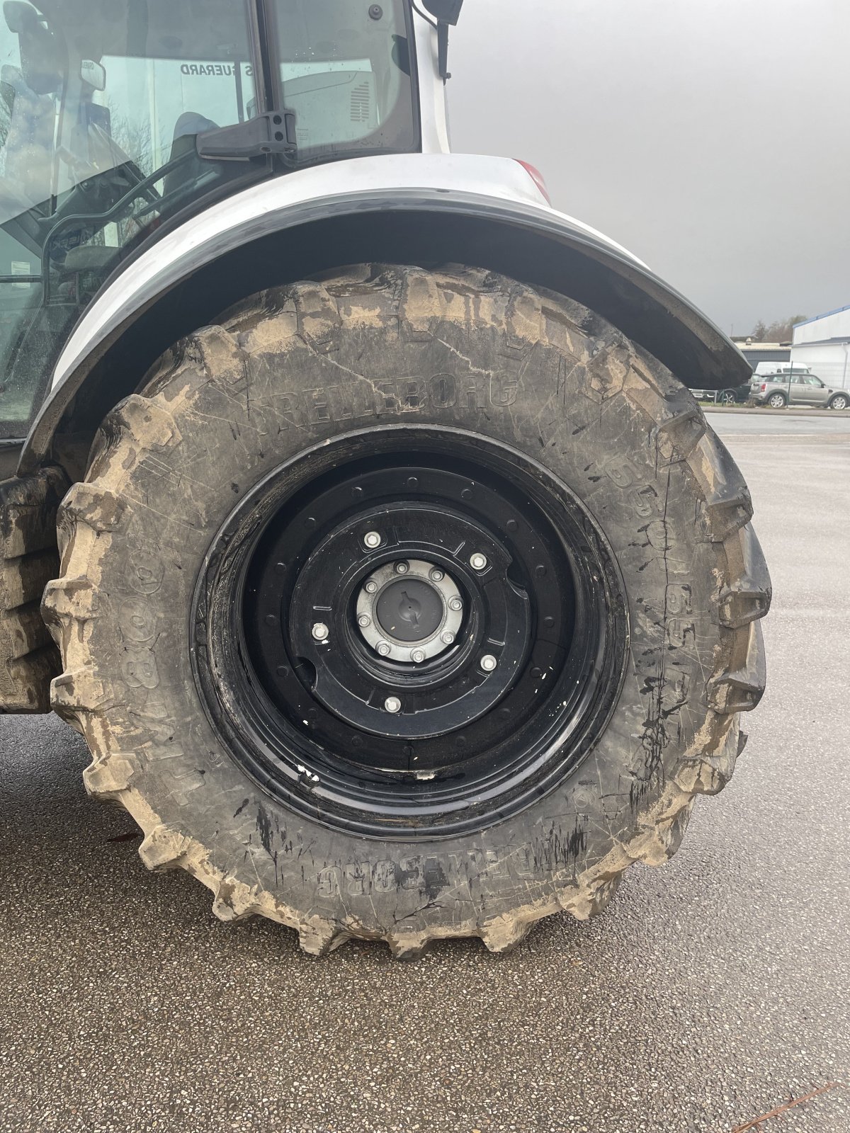 Traktor of the type Valtra T215 A, Gebrauchtmaschine in Neufchâtel-en-Bray (Picture 9)