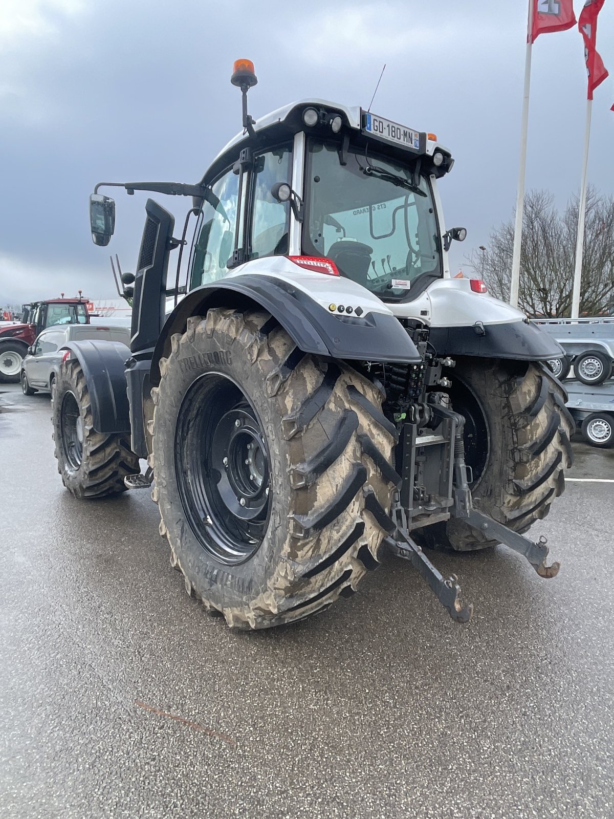 Traktor of the type Valtra T215 A, Gebrauchtmaschine in Neufchâtel-en-Bray (Picture 4)