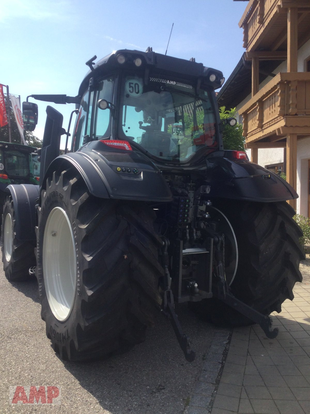 Traktor of the type Valtra T215 D, Neumaschine in Teising (Picture 3)
