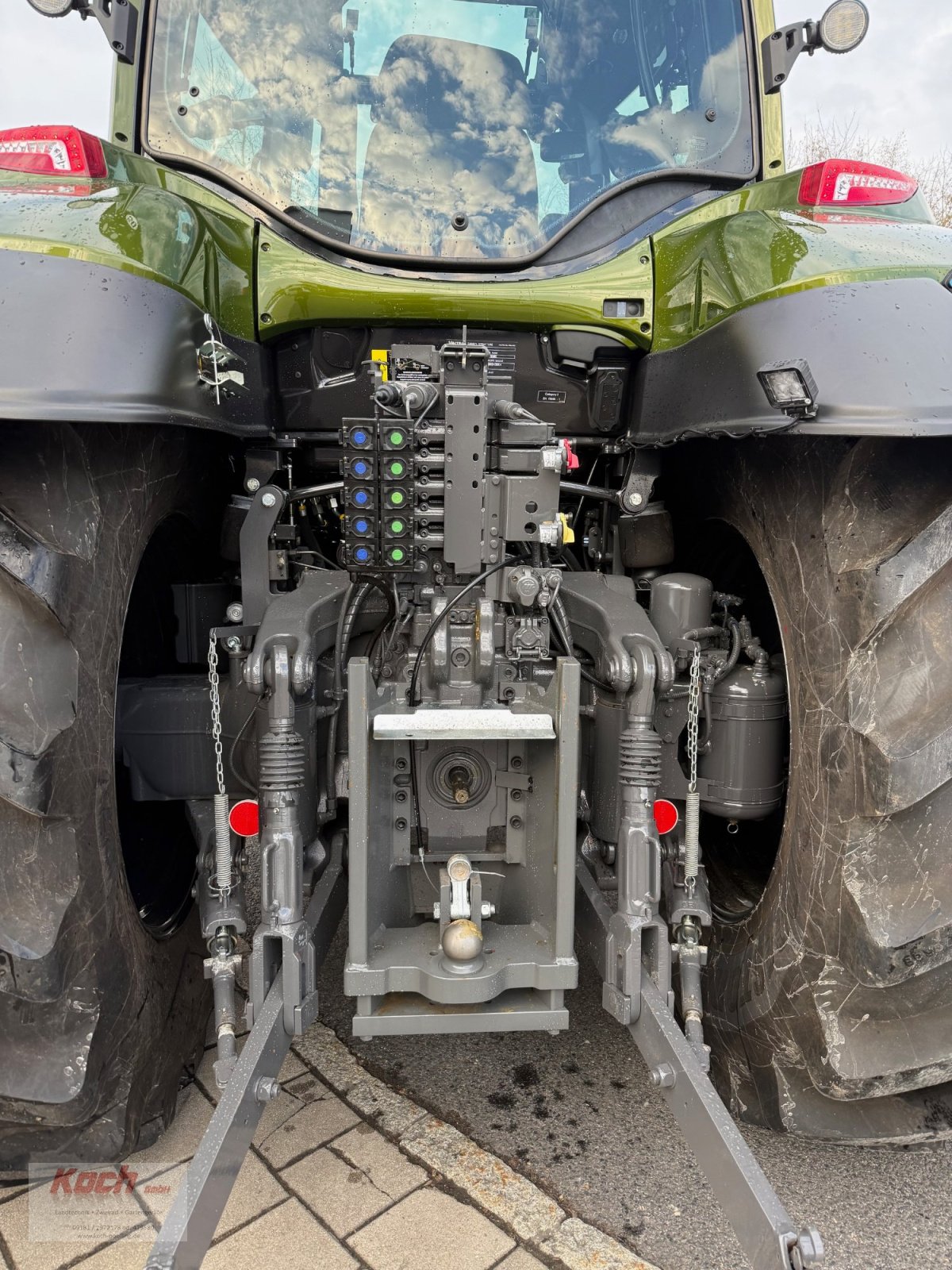 Traktor van het type Valtra T215 D, Neumaschine in Neumarkt / Pölling (Foto 5)