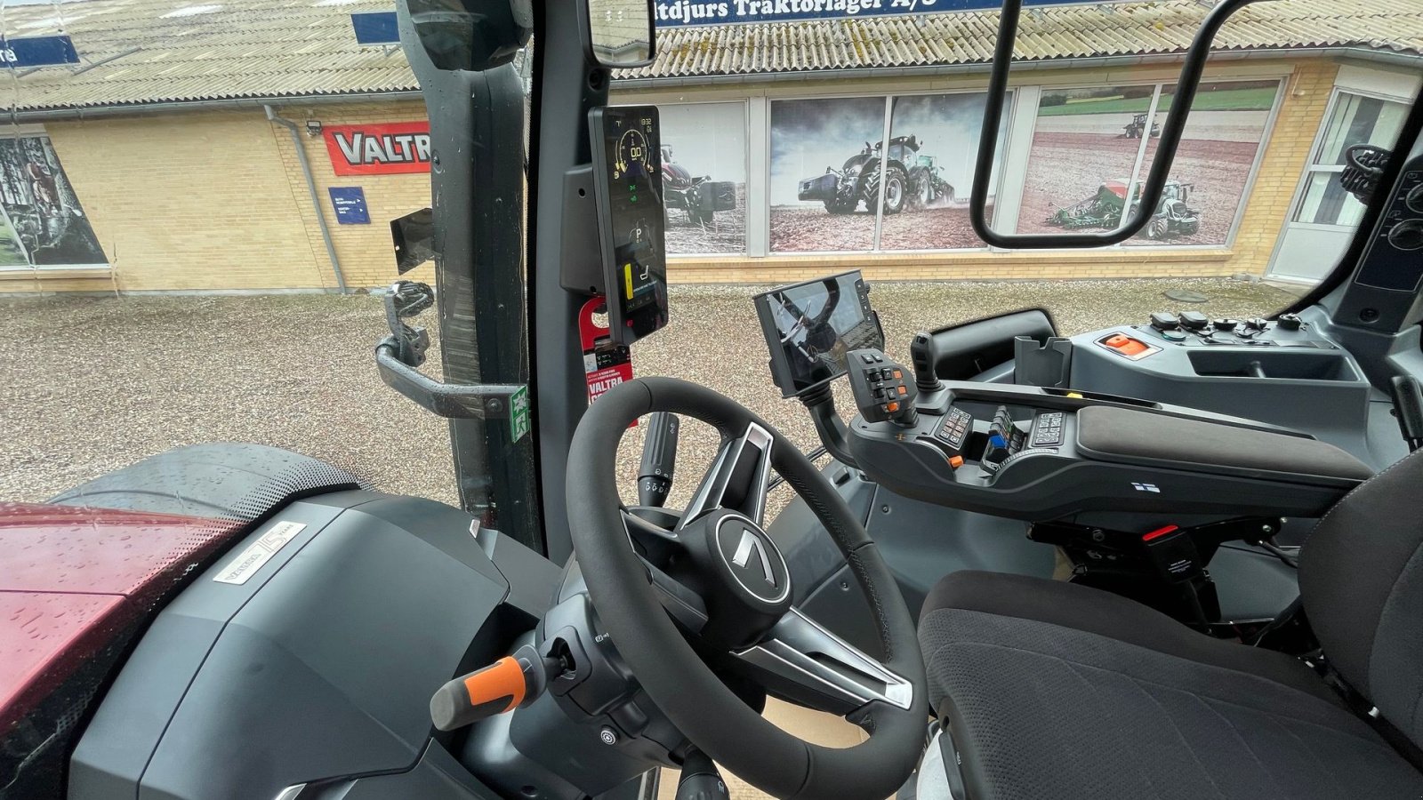 Traktor du type Valtra T215 Direct, Gebrauchtmaschine en Nimtofte (Photo 12)