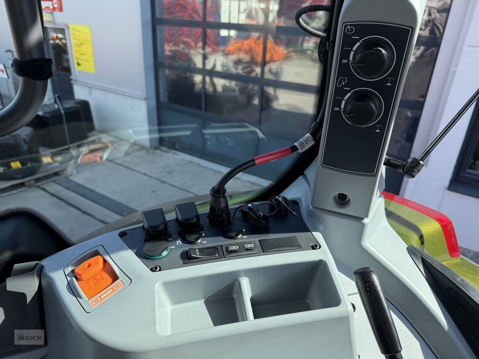 Traktor typu Valtra T215 Direct, Neumaschine v Burgkirchen (Obrázek 18)