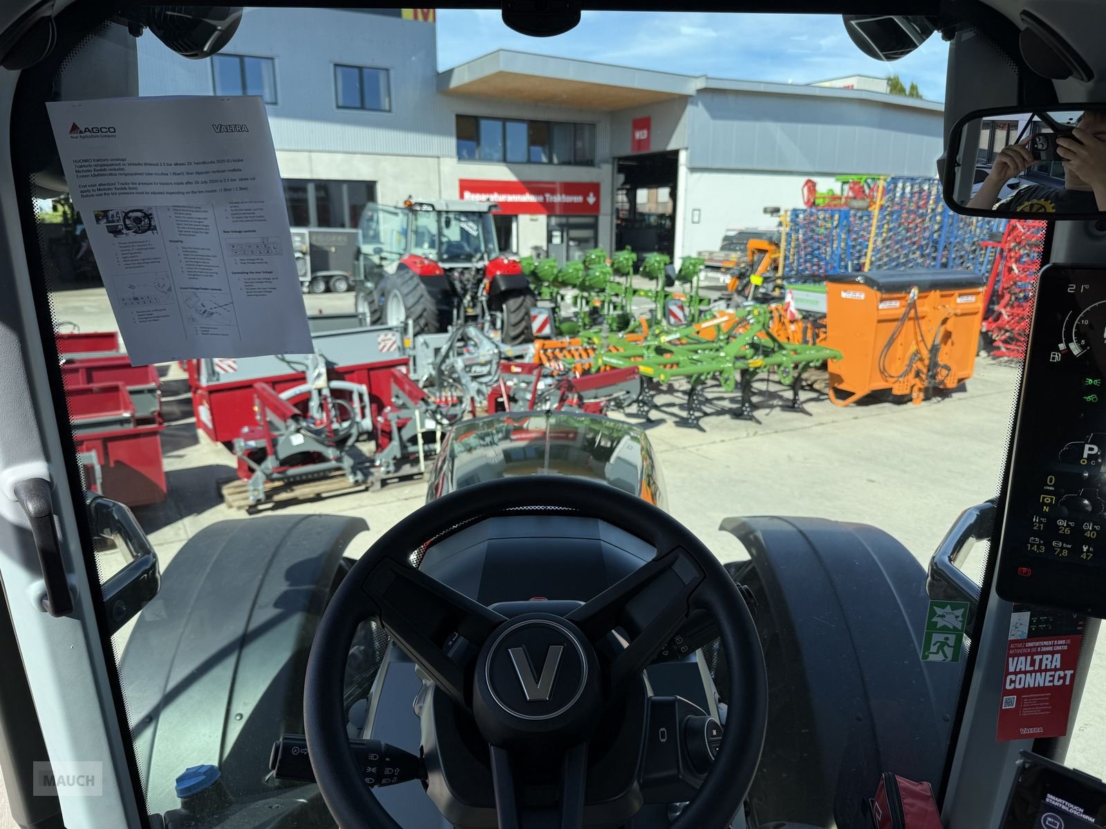 Traktor typu Valtra T215 Direct, Neumaschine v Burgkirchen (Obrázek 14)