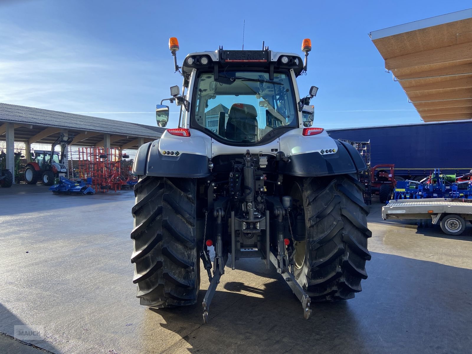 Traktor типа Valtra T215 Direct, Gebrauchtmaschine в Burgkirchen (Фотография 7)