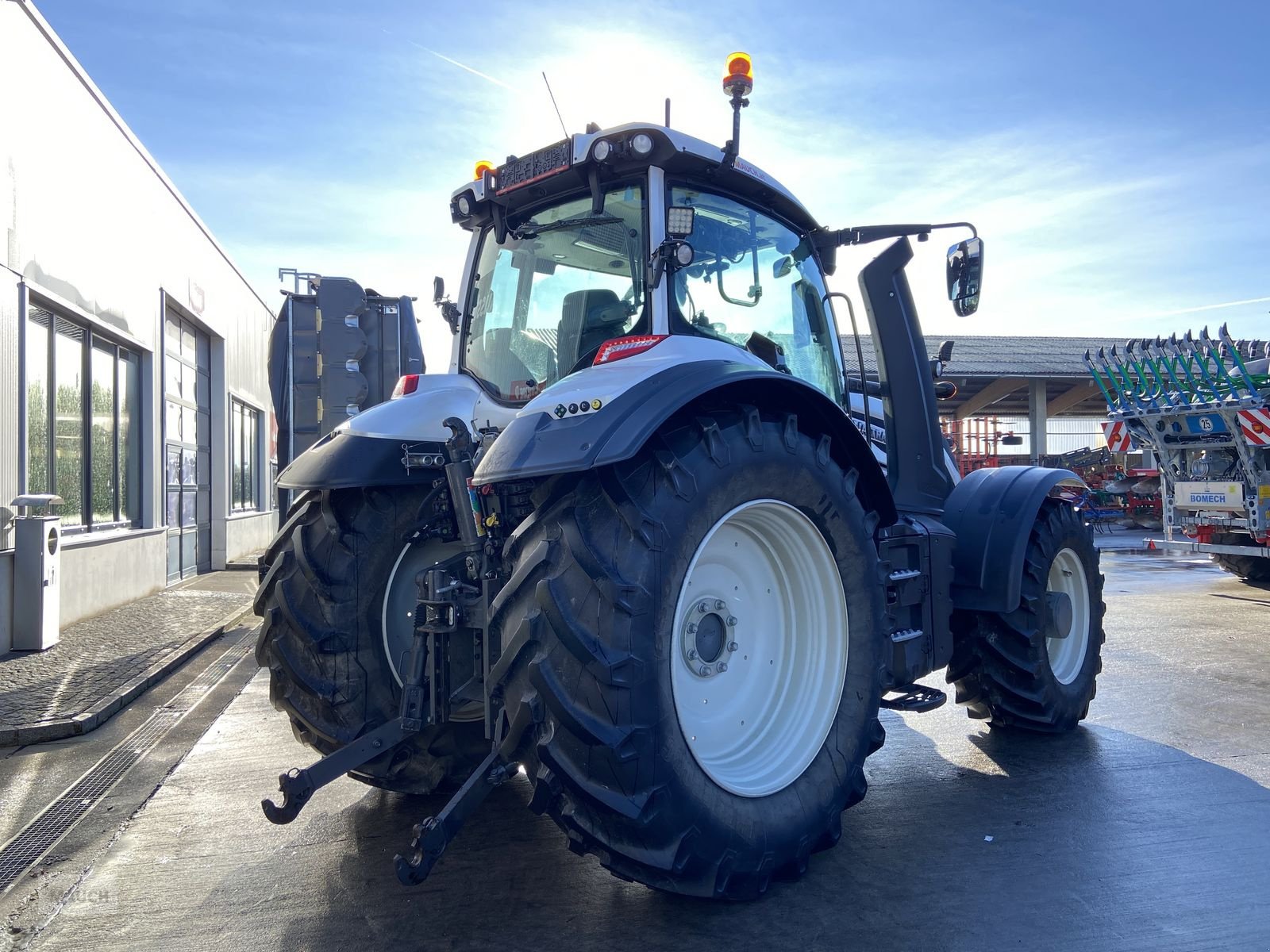 Traktor типа Valtra T215 Direct, Gebrauchtmaschine в Burgkirchen (Фотография 5)