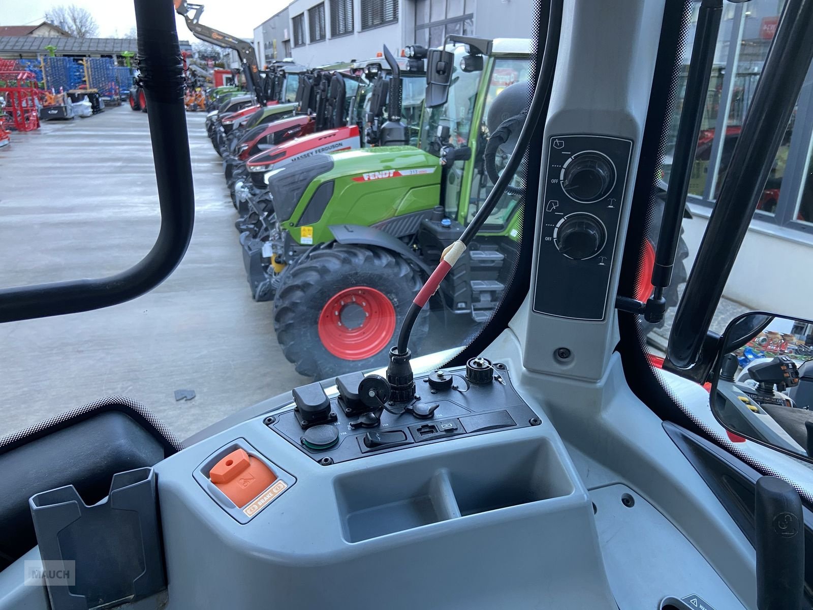 Traktor typu Valtra T215 Direct, Gebrauchtmaschine v Burgkirchen (Obrázek 15)