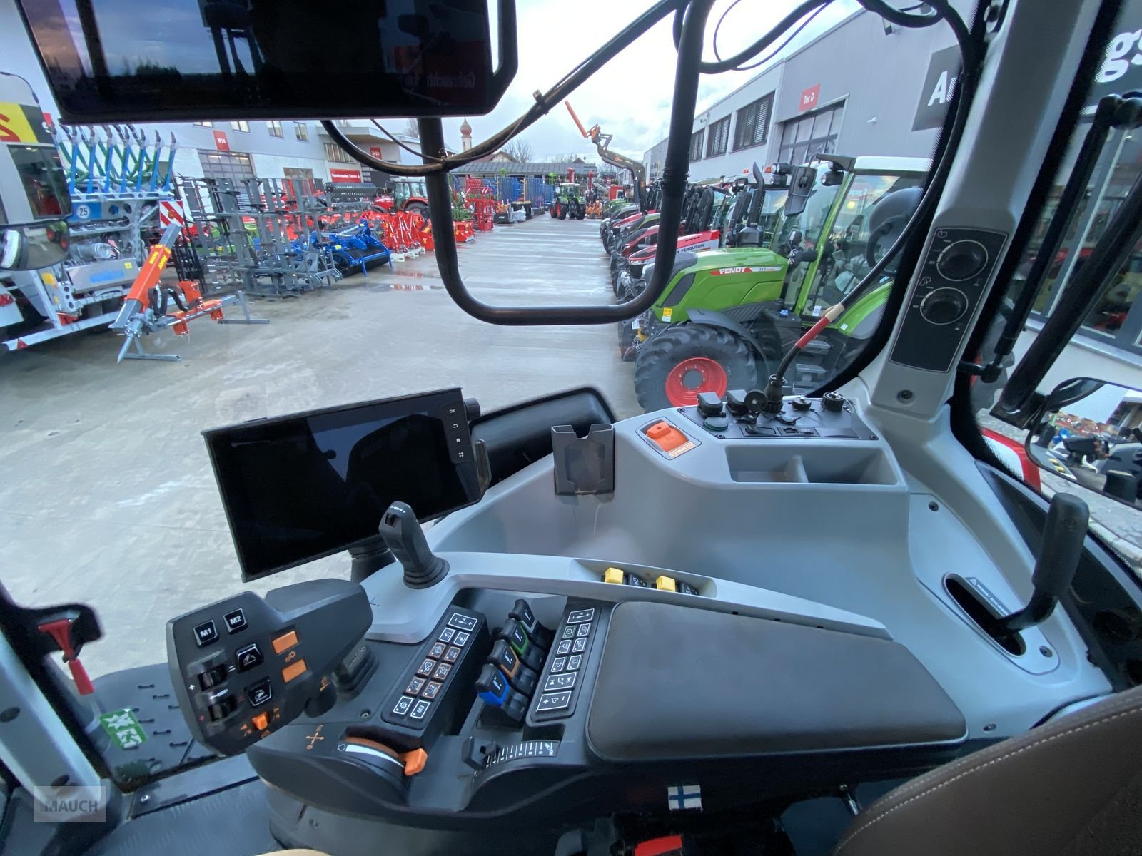 Traktor typu Valtra T215 Direct, Gebrauchtmaschine v Burgkirchen (Obrázek 12)