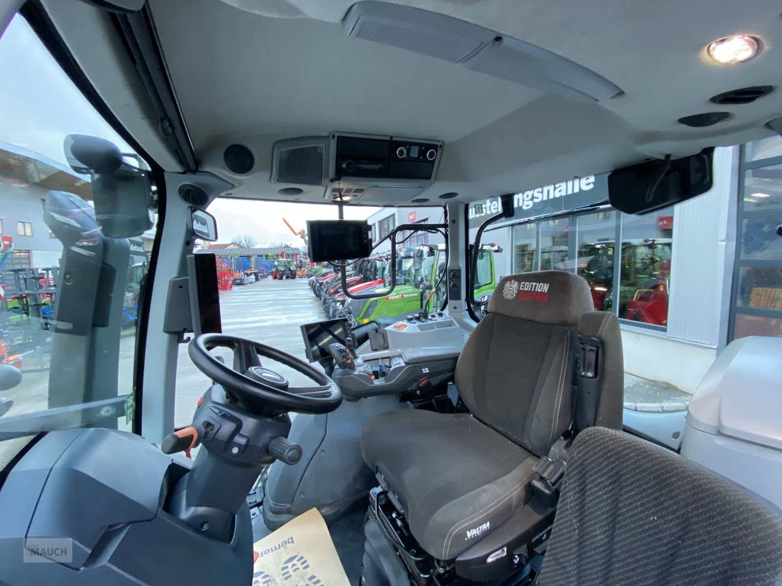 Traktor typu Valtra T215 Direct, Gebrauchtmaschine v Burgkirchen (Obrázek 11)