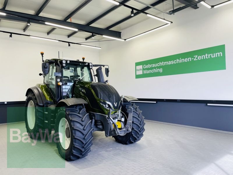 Traktor des Typs Valtra T215 Versu, Gebrauchtmaschine in Manching (Bild 1)