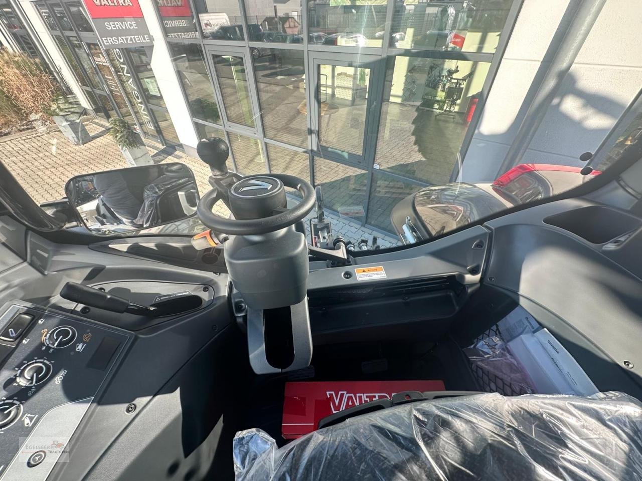 Traktor typu Valtra T215A, Neumaschine v Fürth / Burgfarrnbach (Obrázek 6)