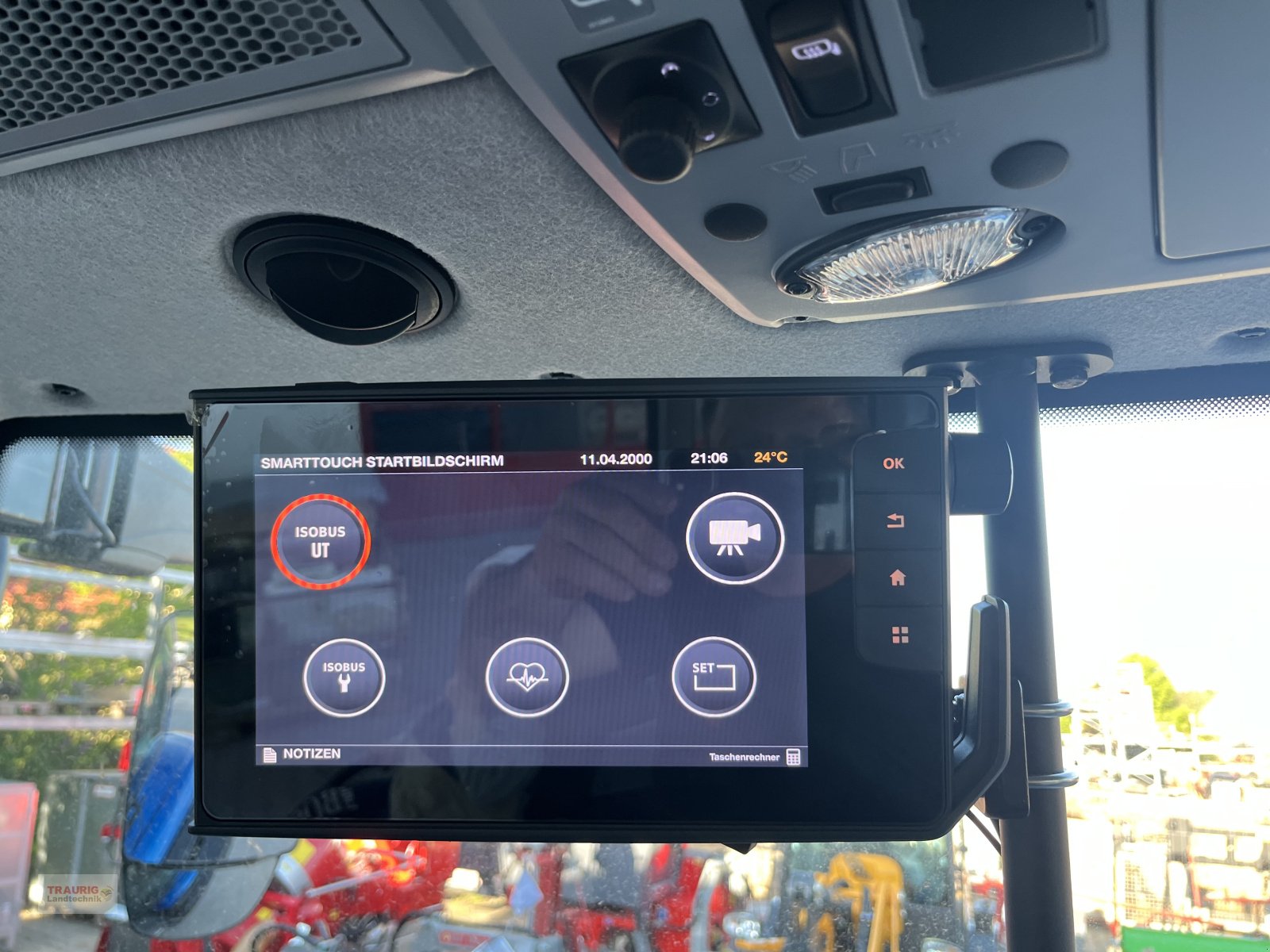 Traktor of the type Valtra T215D mit Vollausstattung, Neumaschine in Mainburg/Wambach (Picture 9)