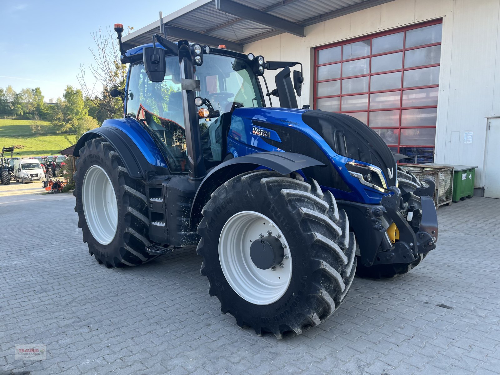 Traktor of the type Valtra T215D mit Vollausstattung, Neumaschine in Mainburg/Wambach (Picture 18)