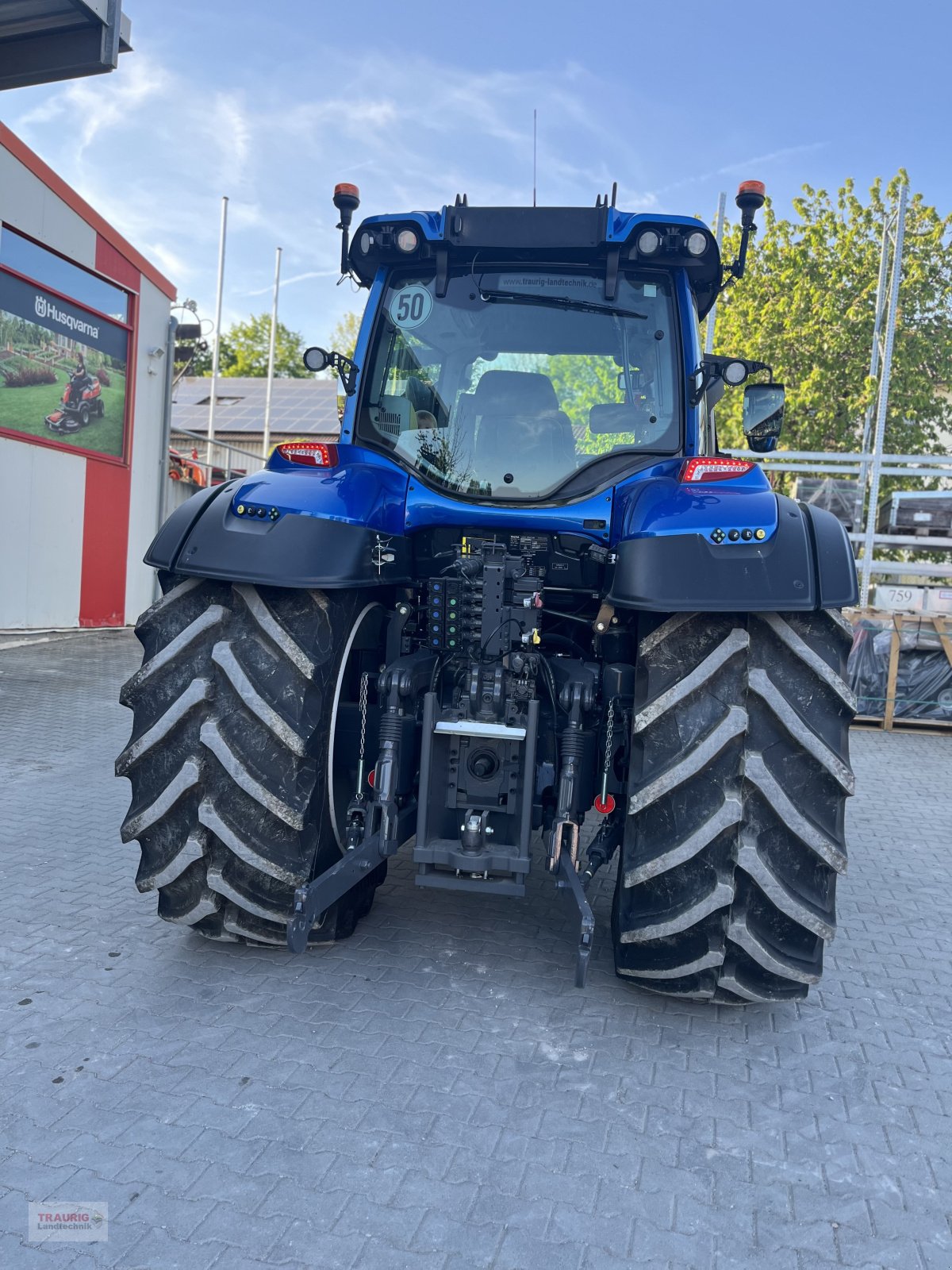 Traktor of the type Valtra T215D mit Vollausstattung, Neumaschine in Mainburg/Wambach (Picture 25)