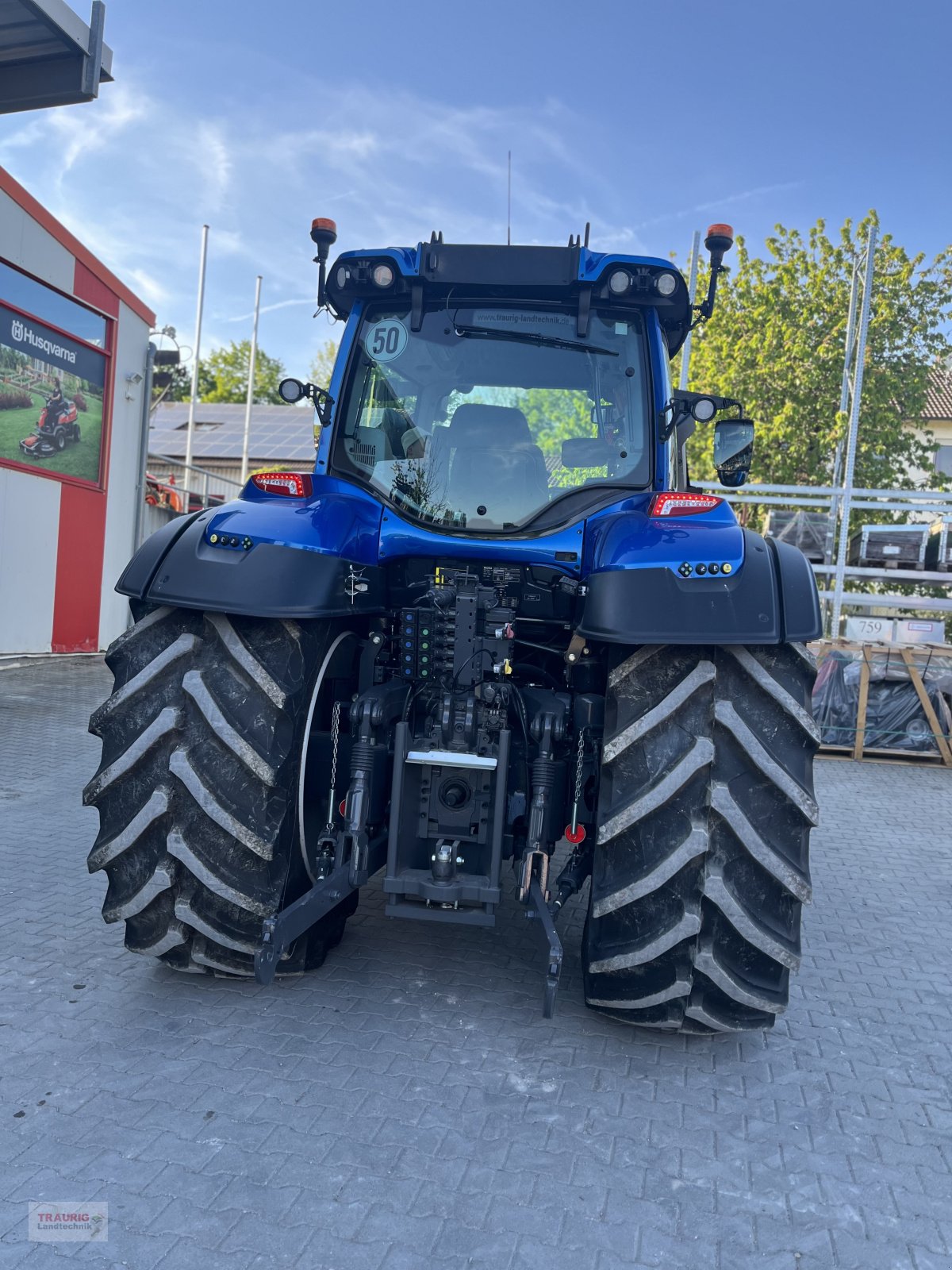 Traktor of the type Valtra T215D mit Vollausstattung, Neumaschine in Mainburg/Wambach (Picture 26)