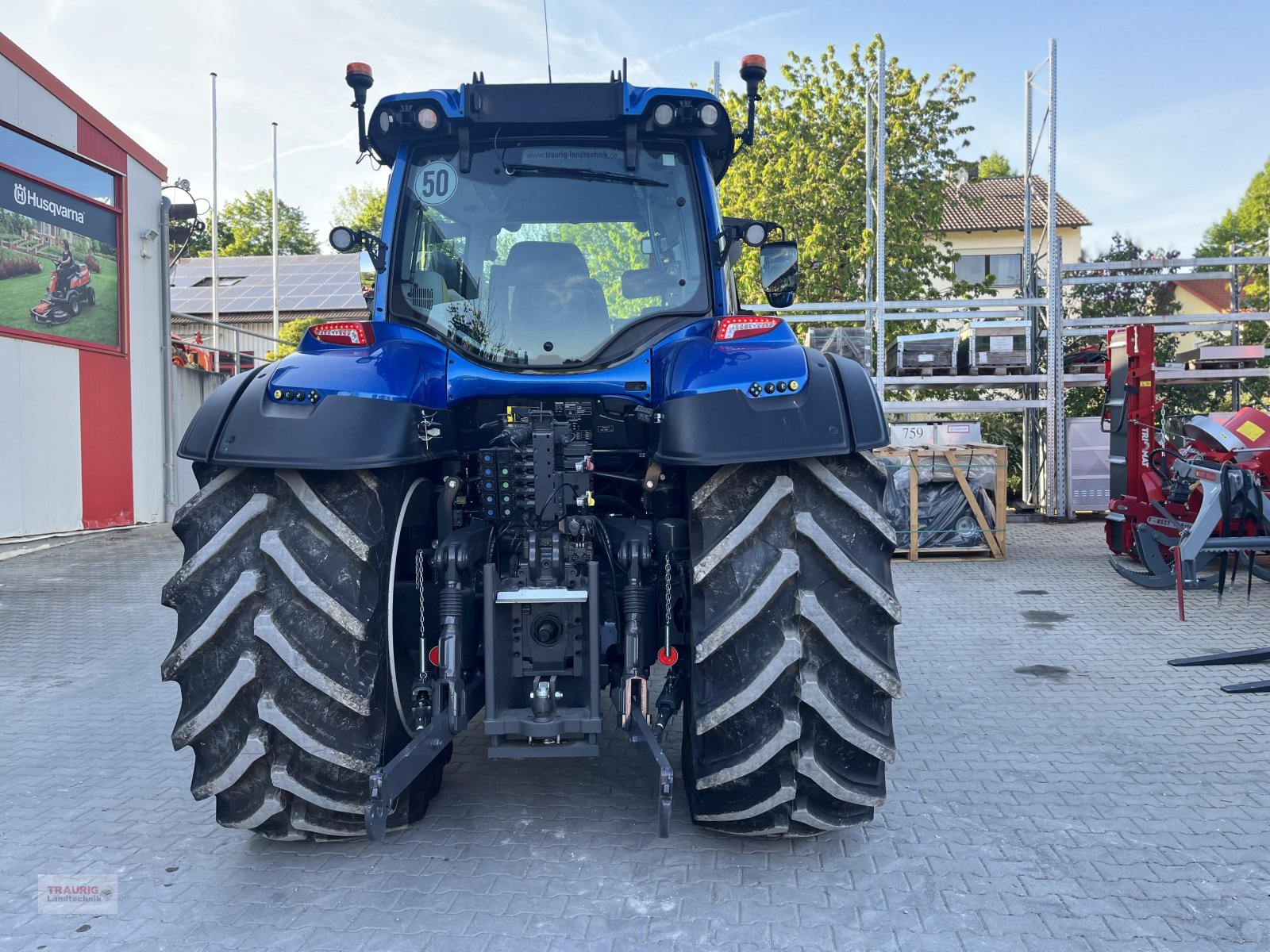 Traktor of the type Valtra T215D mit Vollausstattung, Neumaschine in Mainburg/Wambach (Picture 27)