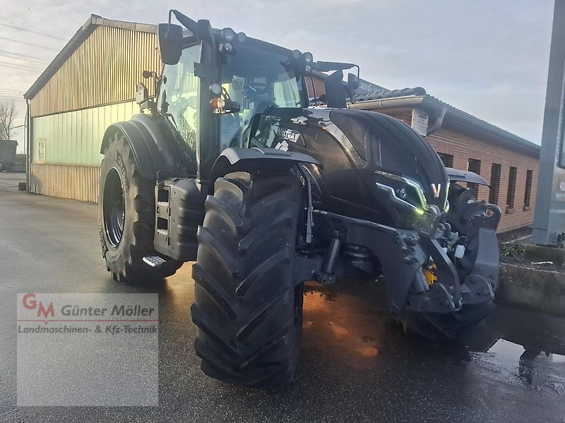 Traktor du type Valtra T215D, Neumaschine en St. Michaelisdonn (Photo 1)