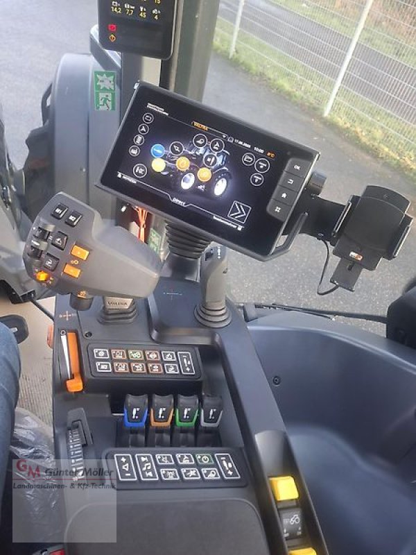 Traktor du type Valtra T215D, Neumaschine en St. Michaelisdonn (Photo 8)