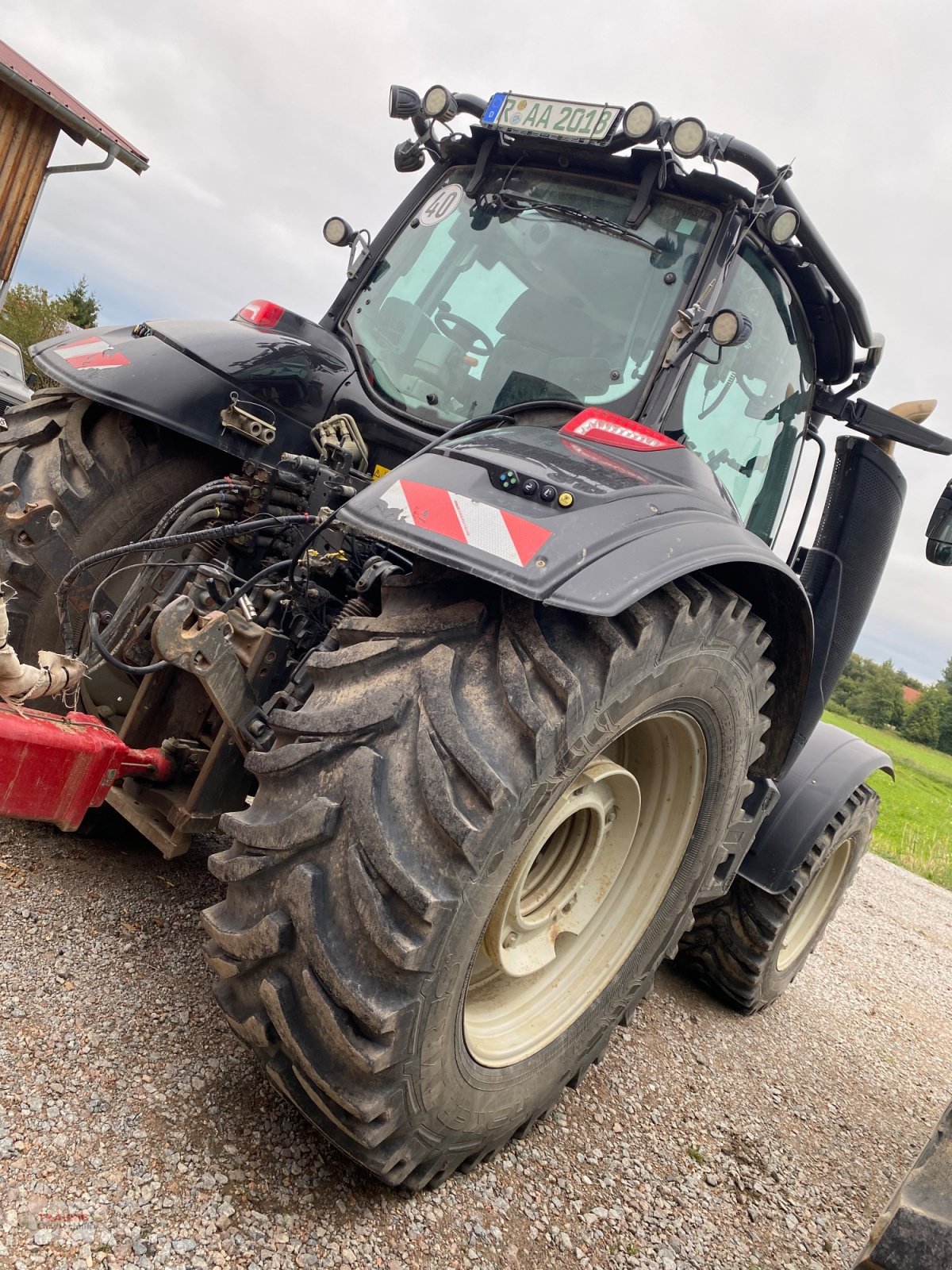 Traktor of the type Valtra T215D, Gebrauchtmaschine in Mainburg/Wambach (Picture 3)