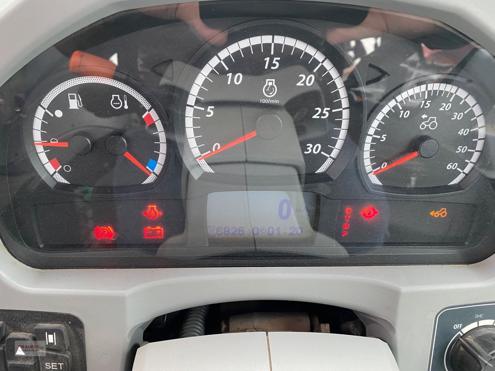 Traktor of the type Valtra T215D, Gebrauchtmaschine in Mainburg/Wambach (Picture 12)