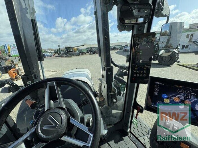 Traktor of the type Valtra T215D, Gebrauchtmaschine in Kruft (Picture 11)